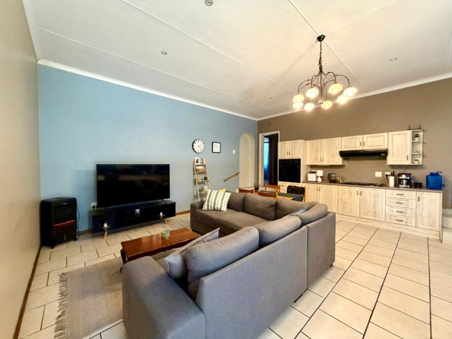 7 Bedroom Property for Sale in Oudtshoorn South Western Cape